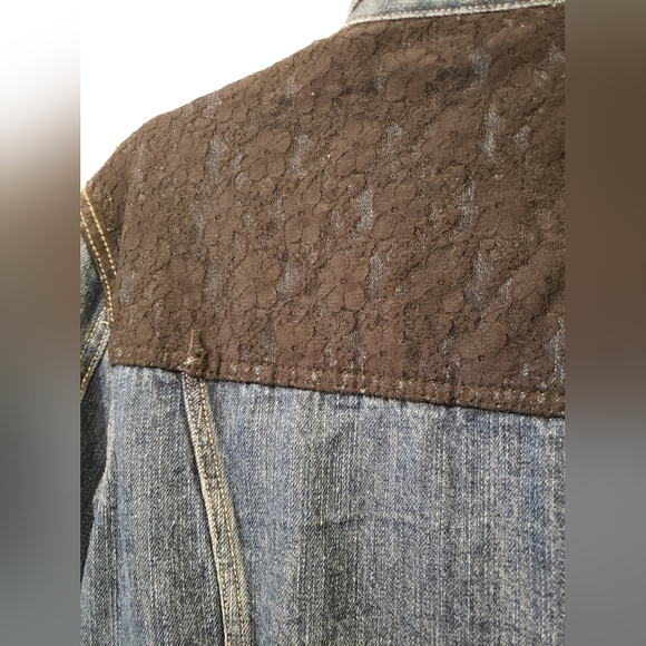 FOREVER 21 Denim Jacket Women's Small Blue with Lace Shoulder - Picture 3 of 8